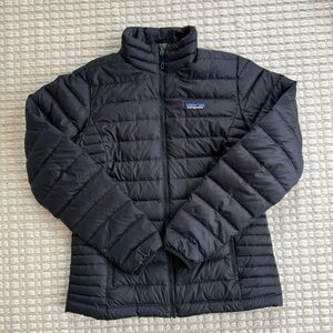 Patagonia women’s black down sweater size M